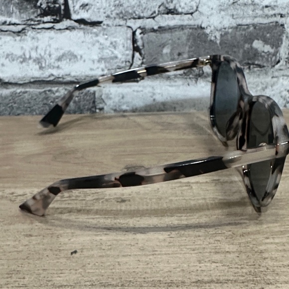 EUC Gucci Round Black and Grey Sunglasses (GG0024S 009) - Picture 4 of 15